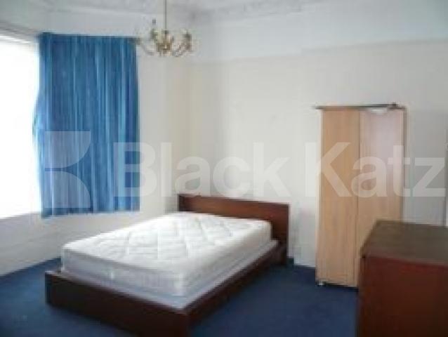 			LET!, 5 Bedroom, 1 bath, 1 reception Flat			 Muswell Hill, MUSWELL HILL
